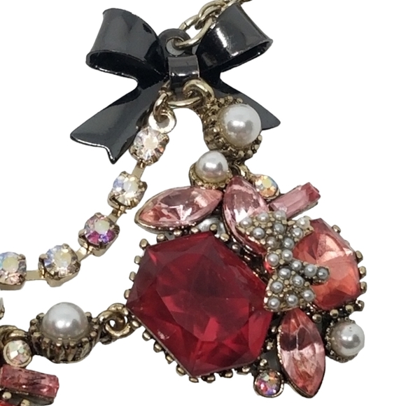 BETSEY JOHNSON RETIRED FAUX RUBY JEWEL, PEARL & CRYSTAL GOLDTONE CHAIN NECKLACE - Picture 5 of 8